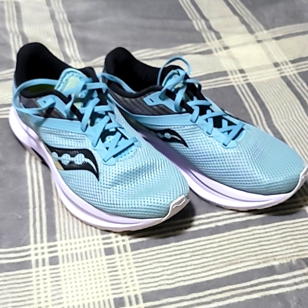 Saucony Mens size 9
